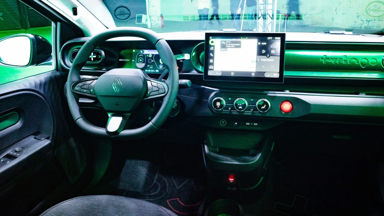 Новый Renault Twingo: ретро-электромобиль по цене от 1,9 млн рублей