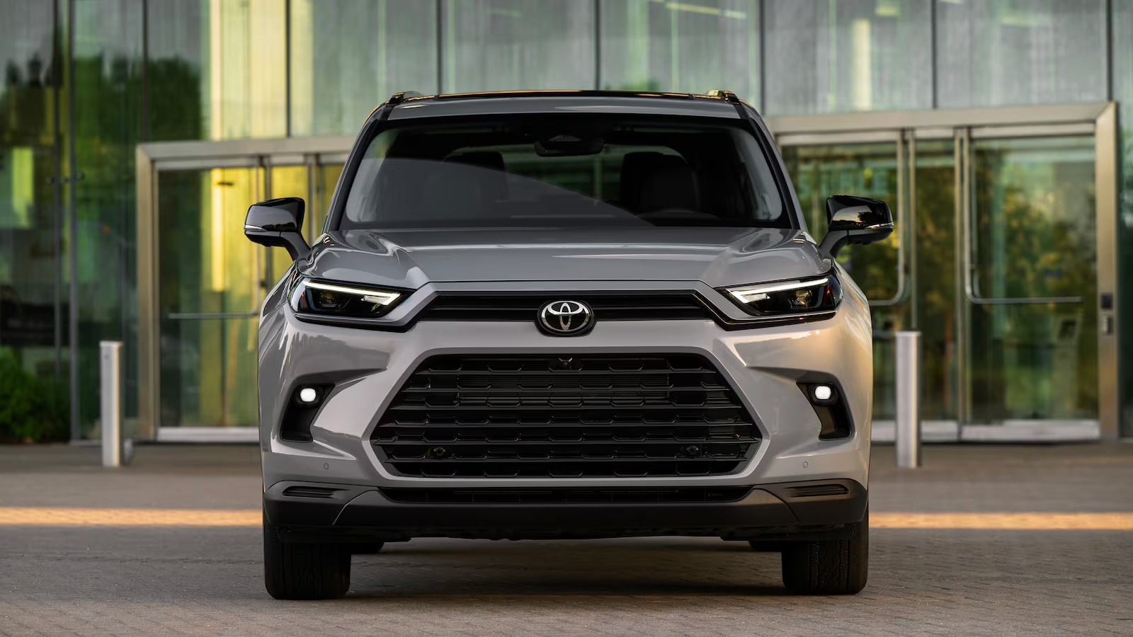 Toyota отзывает более 1,1 млн авто в Северной Америке из-за камеры заднего вида