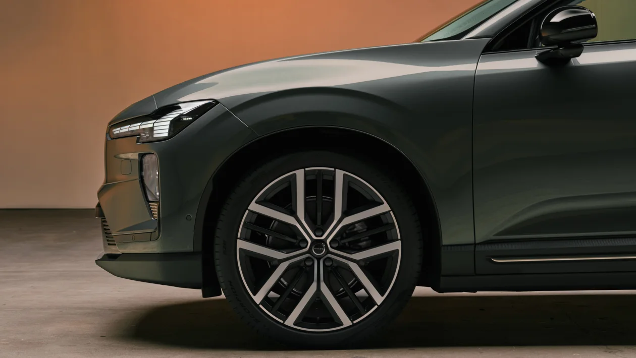 Volvo EX60: электрический SUV с запасом хода до 810 км