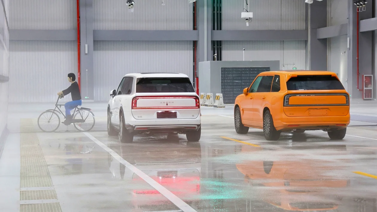 Geely открыл новый техцентр безопасности стоимостью 2 млрд юаней