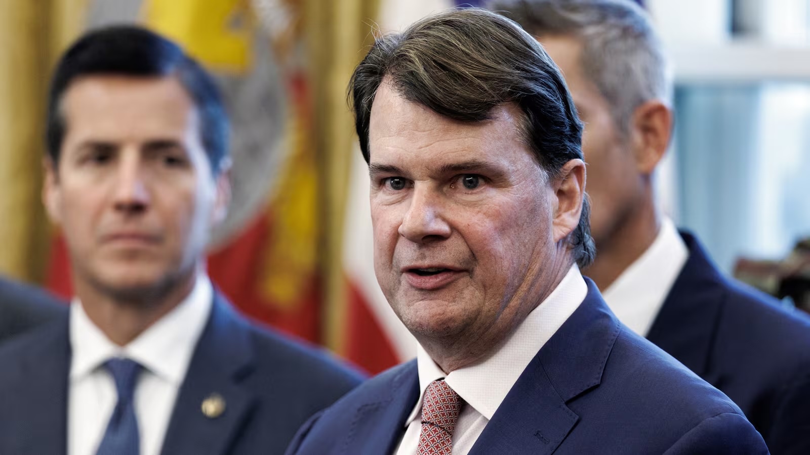 Глава Ford заявил о рисках допуска китайских авто на рынок США