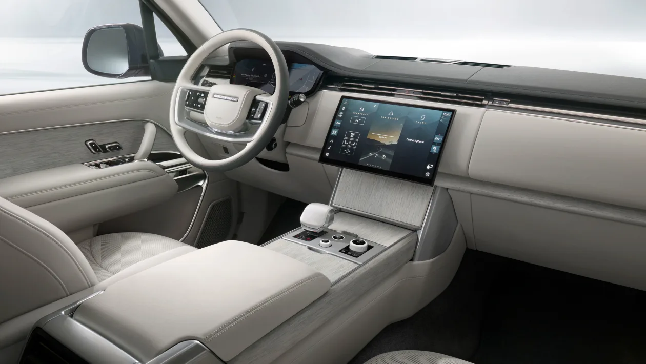 Range Rover SV Ultra представлен как самый роскошный и технологичный внедорожник бренда