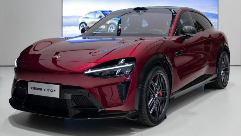 Основатель Xiaomi вручил первые автомобили YU7 GT клиентам в Китае