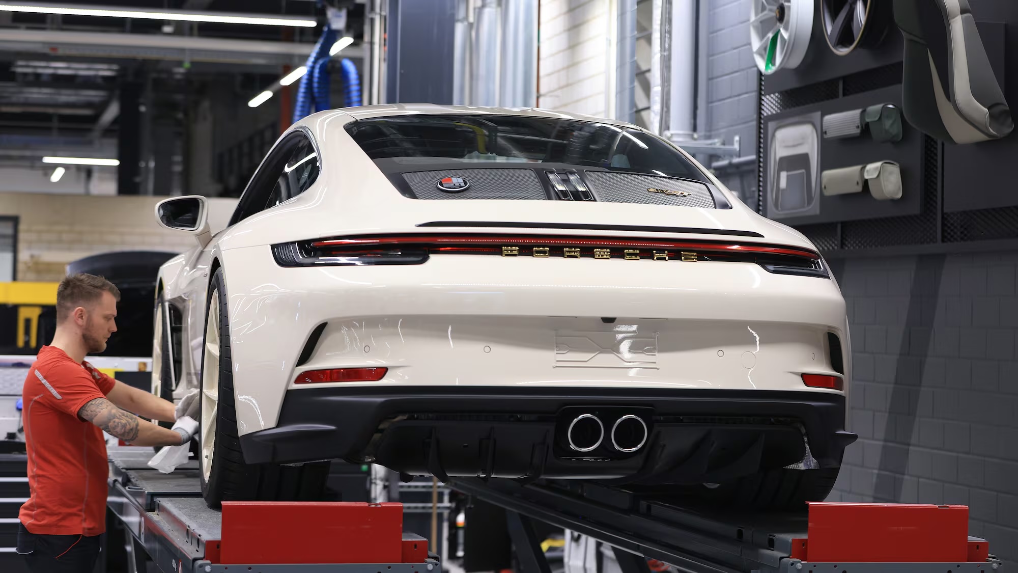 Porsche готовит новые сокращения расходов и снизит объемы производства