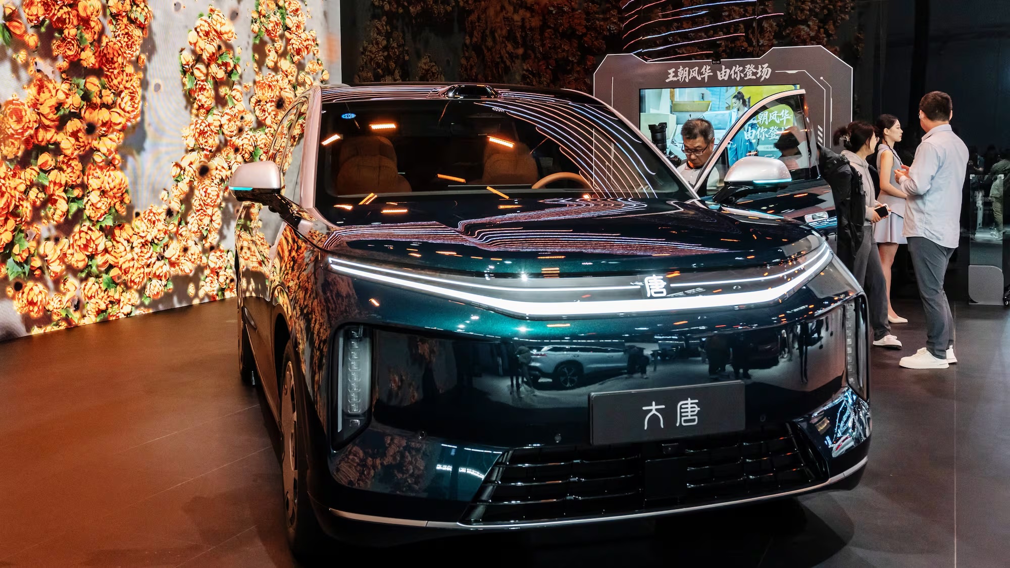 BYD начнёт продажи 7-местного электрического внедорожника Tang в Европе