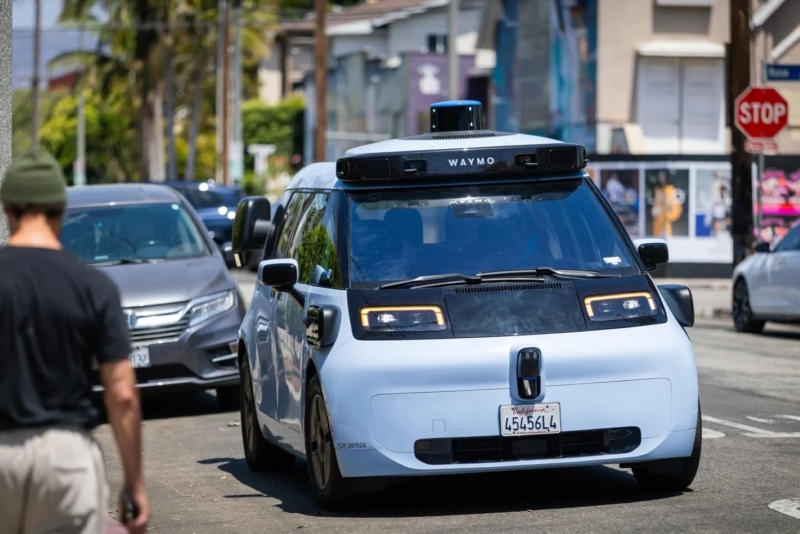 Waymo ввезла в США более 3200 роботакси Zeekr, несмотря на пошлины в 102,5%