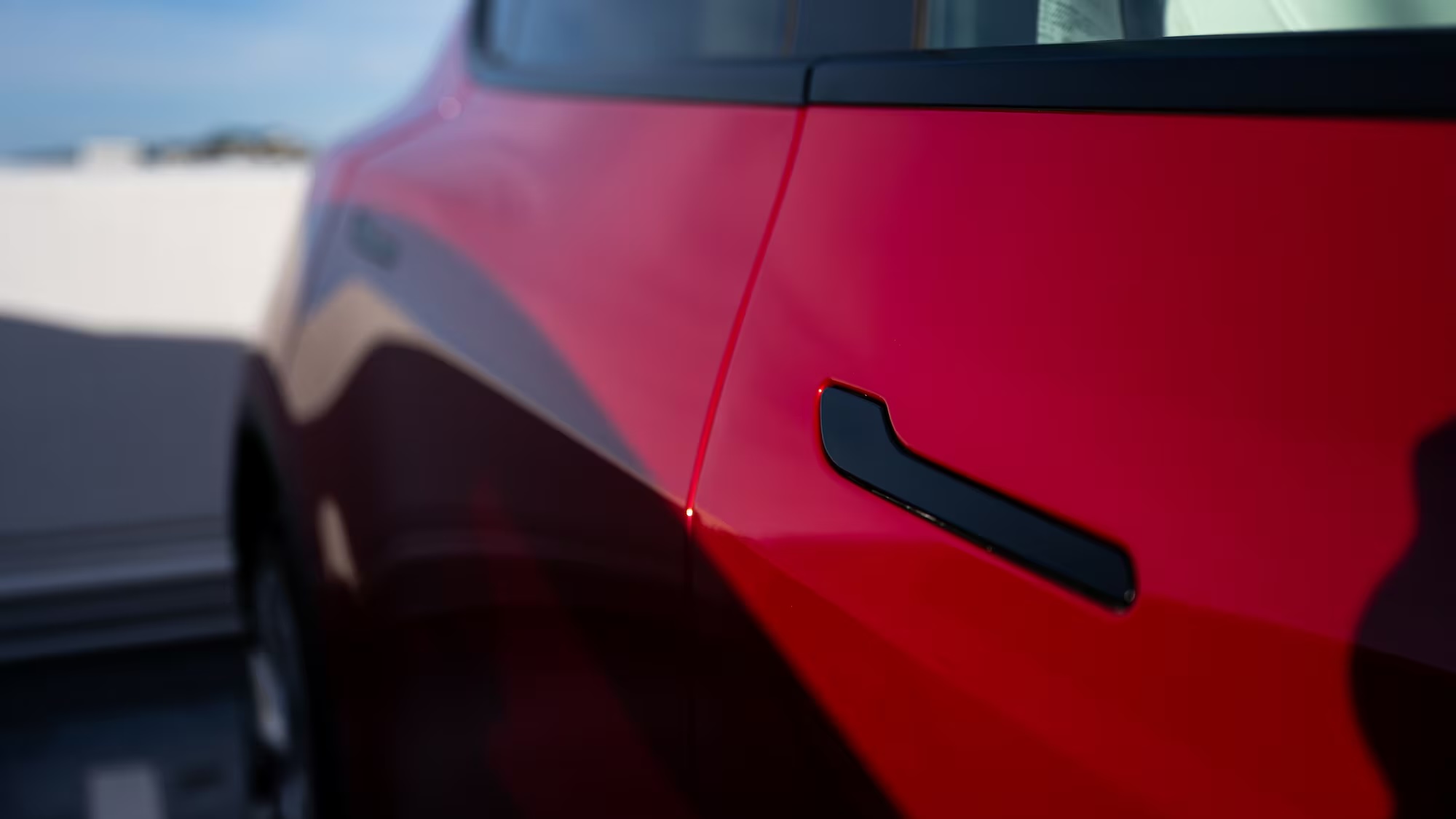 Голландский регулятор оценивает риски с дверями Tesla после отзыва в Китае
