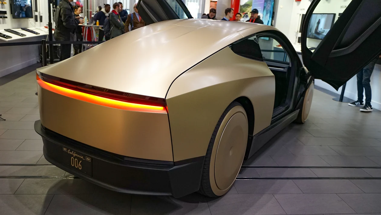 Tesla готовится представить серийную версию полностью автономного Cybercab 3 сентября