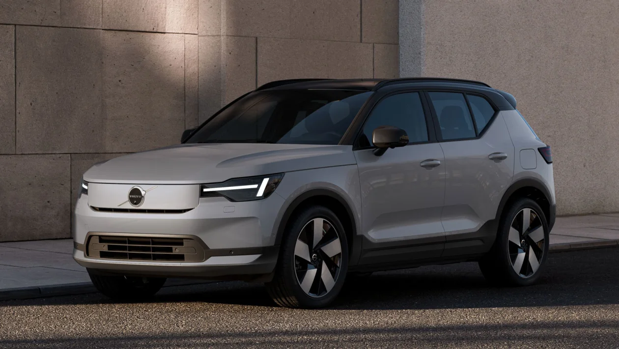 Volvo обновила популярный XC40 к юбилею модели